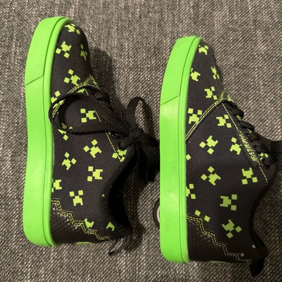 Heelys Black and Green Minecraft Creepers Size 13C Sneakers Roller Shoes Unisex - Picture 6 of 12